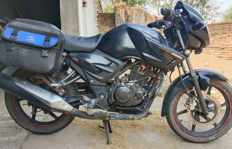 tvs apache rtr 160 (2017)